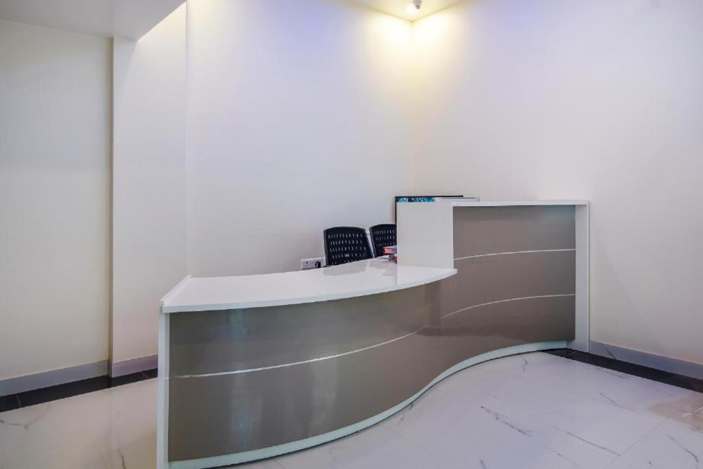 Hotel Classic Paradise New Delhi Bagian luar foto