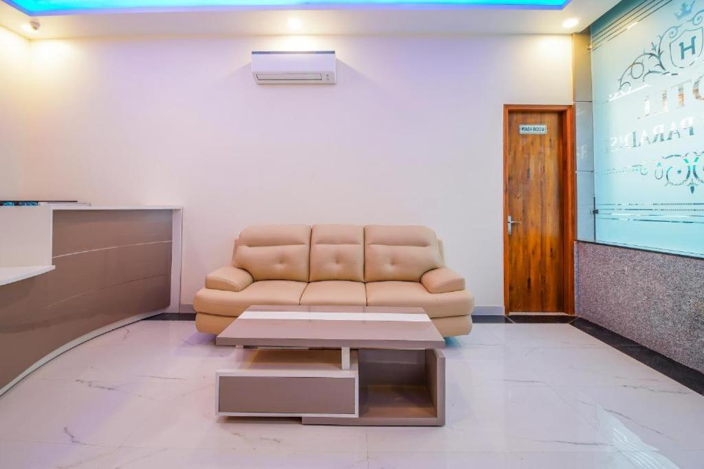 Hotel Classic Paradise New Delhi Bagian luar foto
