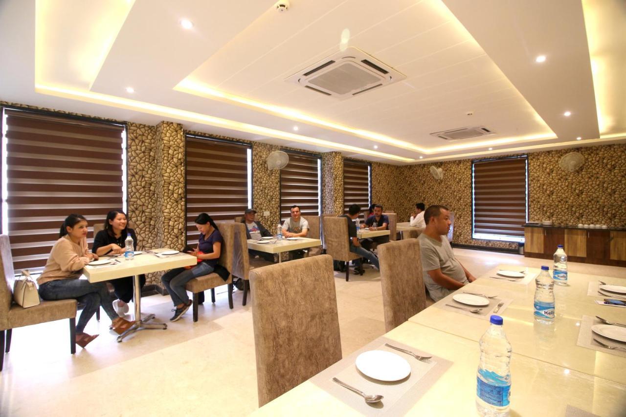 Hotel Classic Paradise New Delhi Bagian luar foto