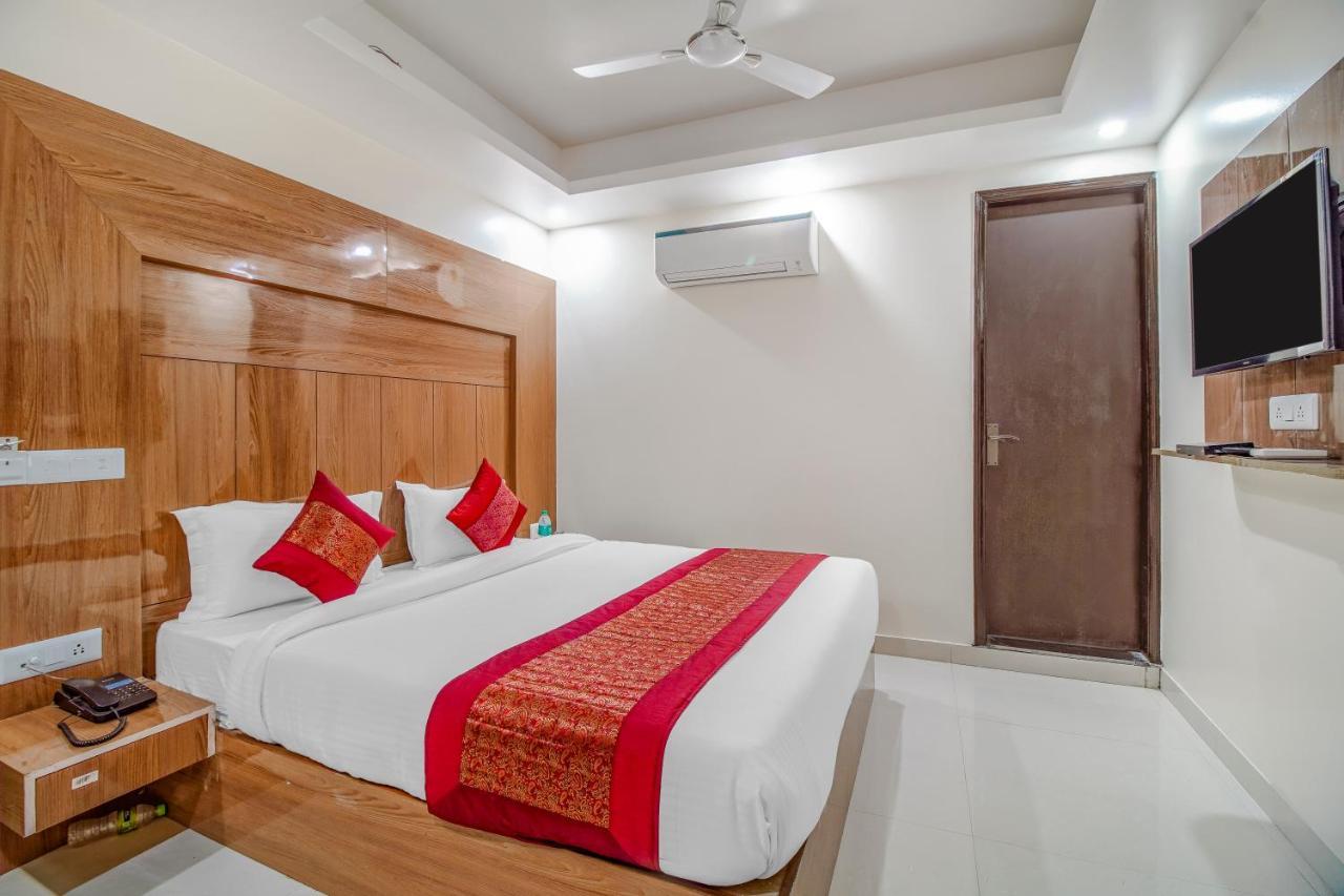 Hotel Classic Paradise New Delhi Bagian luar foto