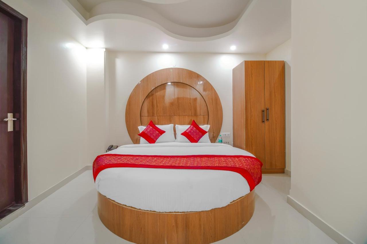 Hotel Classic Paradise New Delhi Bagian luar foto