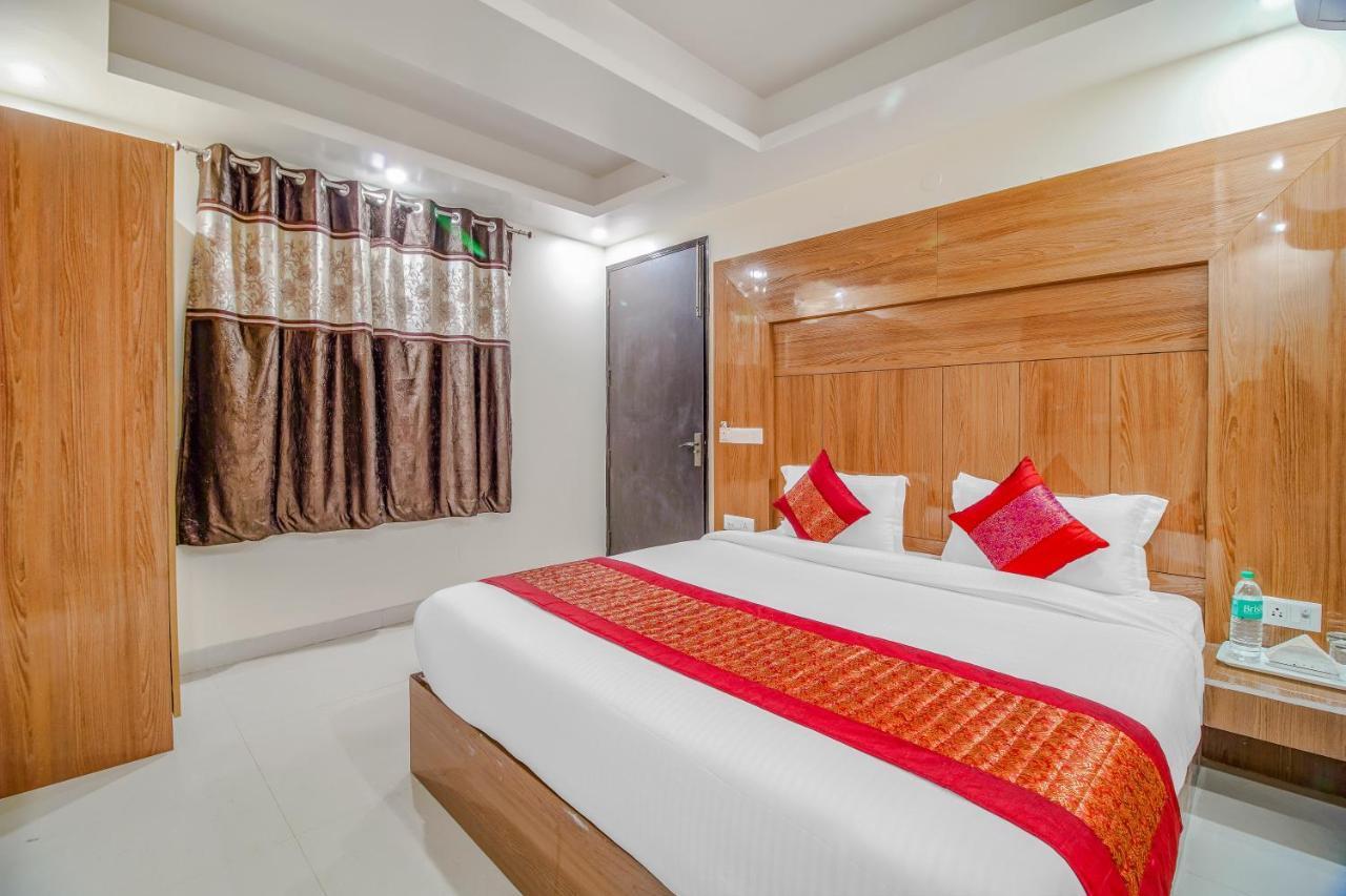 Hotel Classic Paradise New Delhi Bagian luar foto