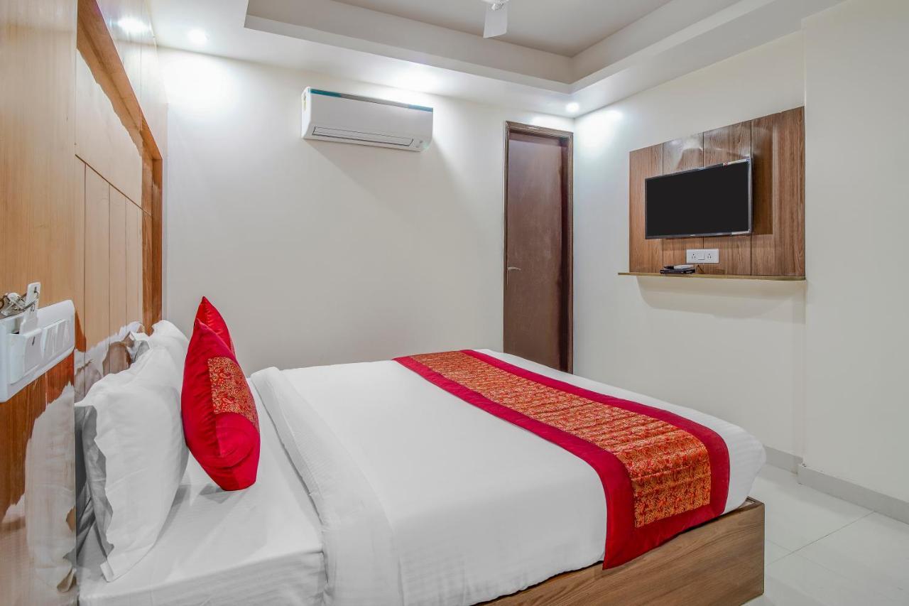Hotel Classic Paradise New Delhi Bagian luar foto