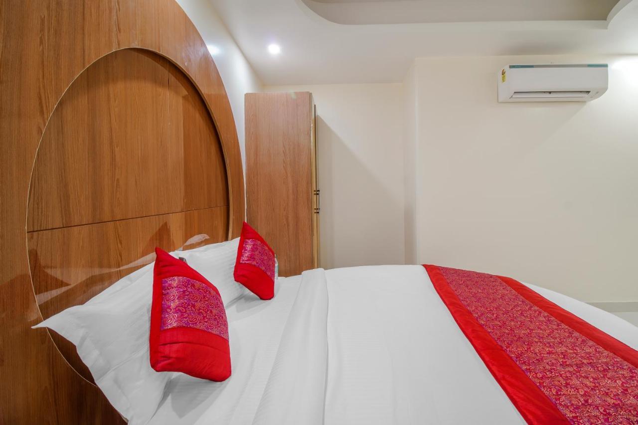 Hotel Classic Paradise New Delhi Bagian luar foto