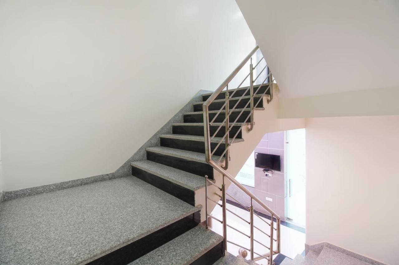 Hotel Classic Paradise New Delhi Bagian luar foto